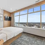 Tower Hotel At Fallsview