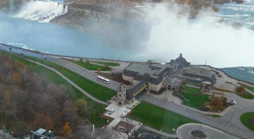 Tower At Fallsview Hotel