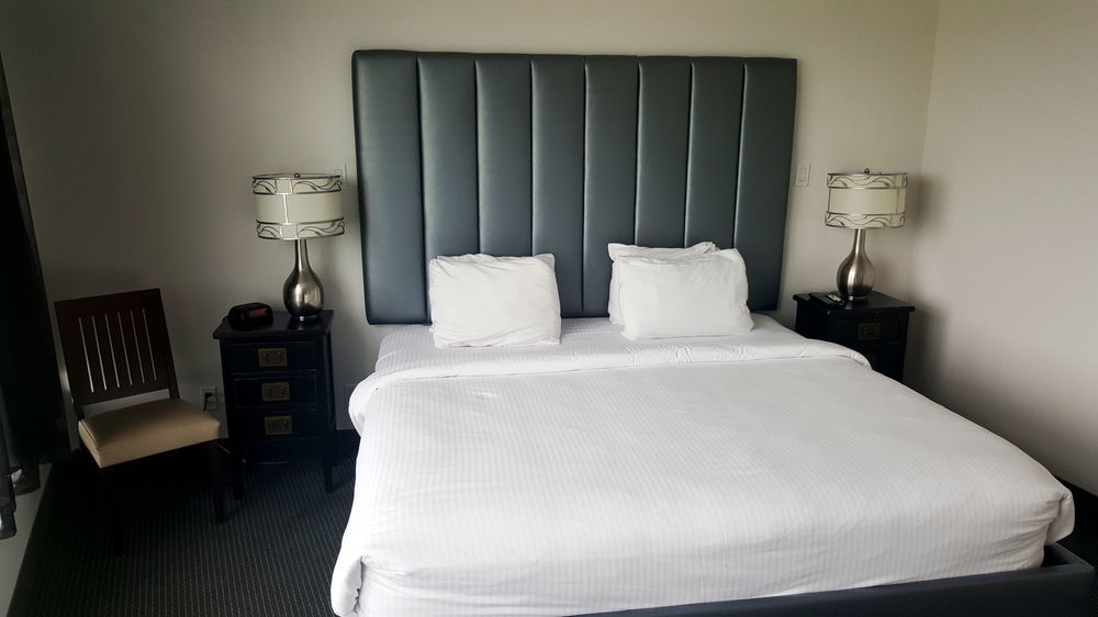 Tower At Fallsview Hotel 4*