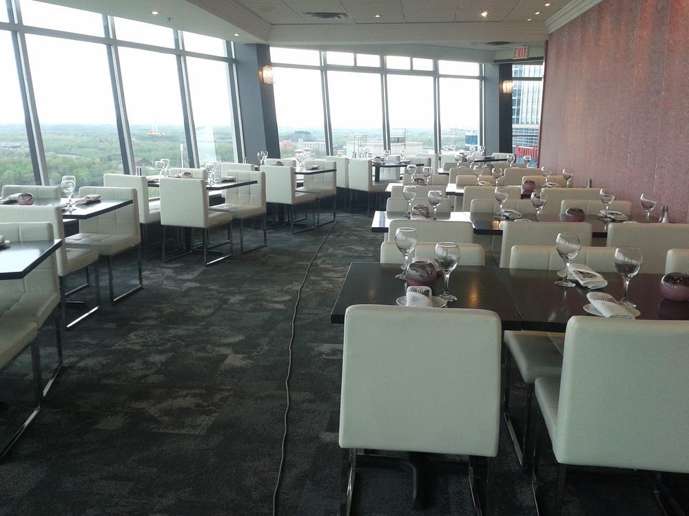 Hotel Tower At Fallsview 4*