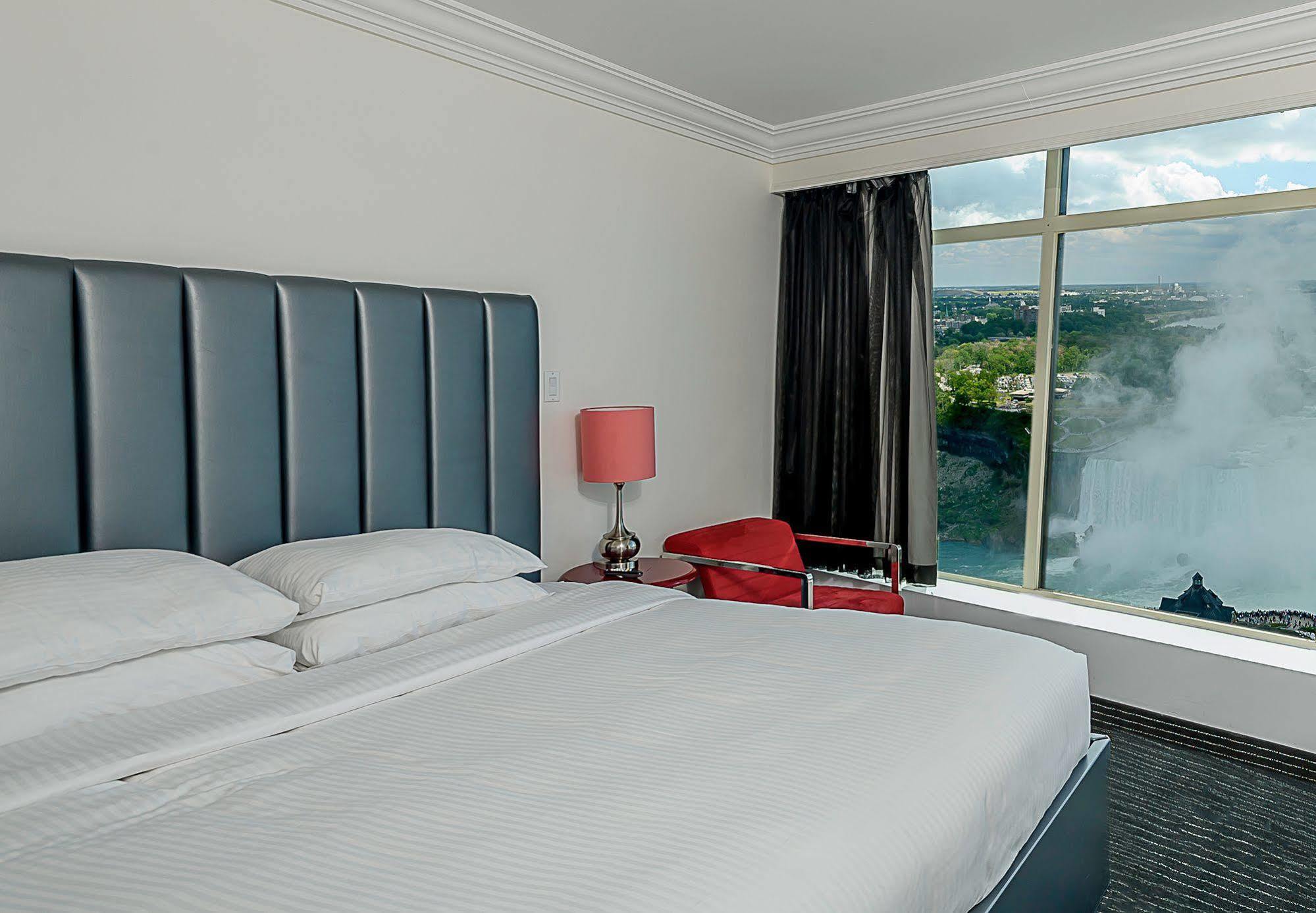Hotel Tower At Fallsview Niagara Falls