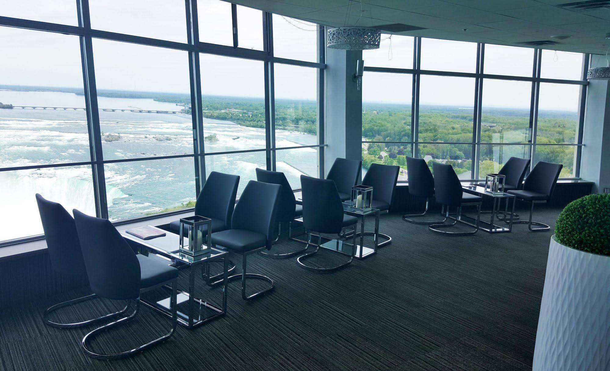 Hotel Tower At Fallsview